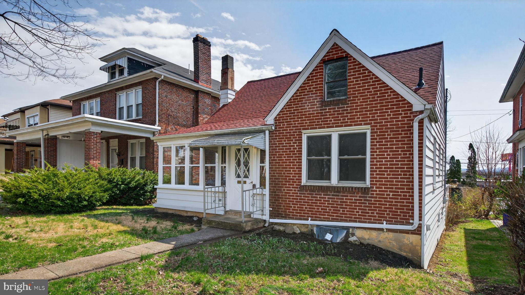 2611 DERRY STREET