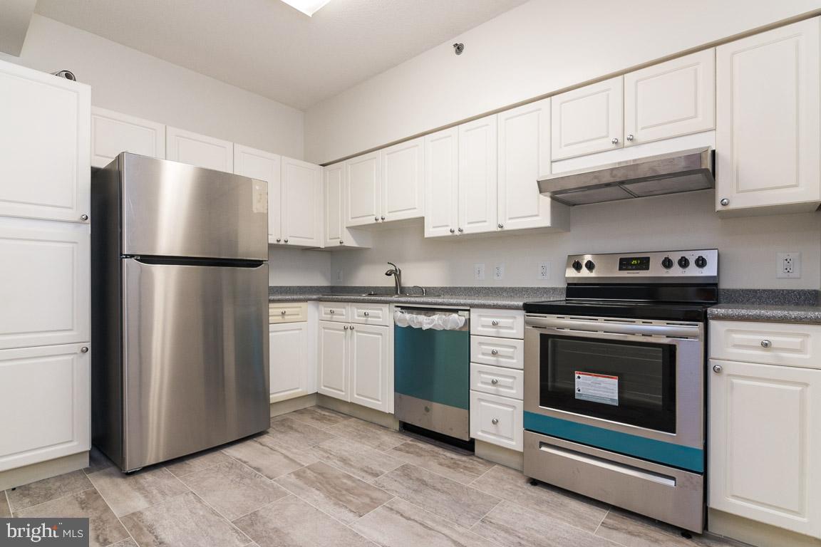 OVERLOOK AT LEISURE WORLD - Residential