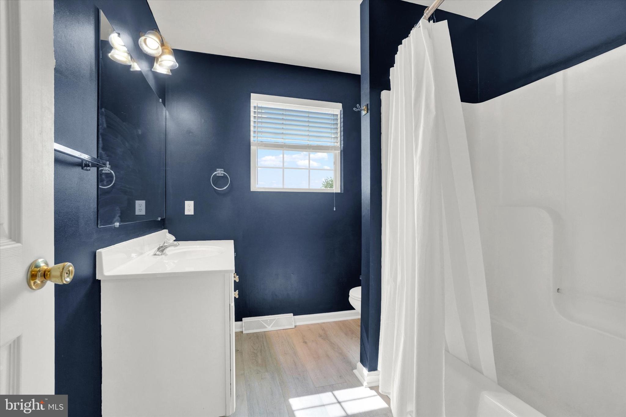 STEWARTSTOWN STATION - Residential