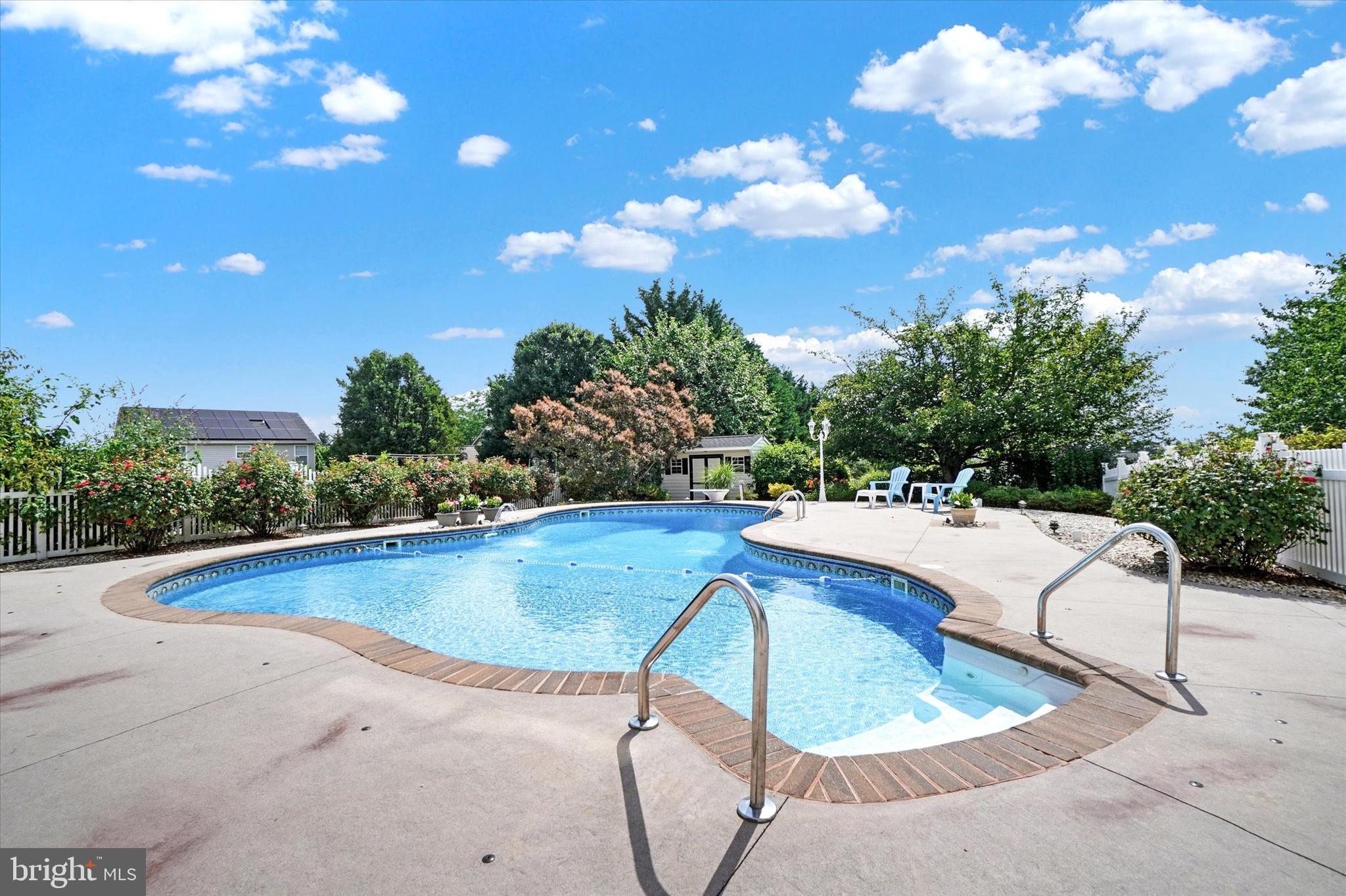 STEWARTSTOWN STATION - Residential