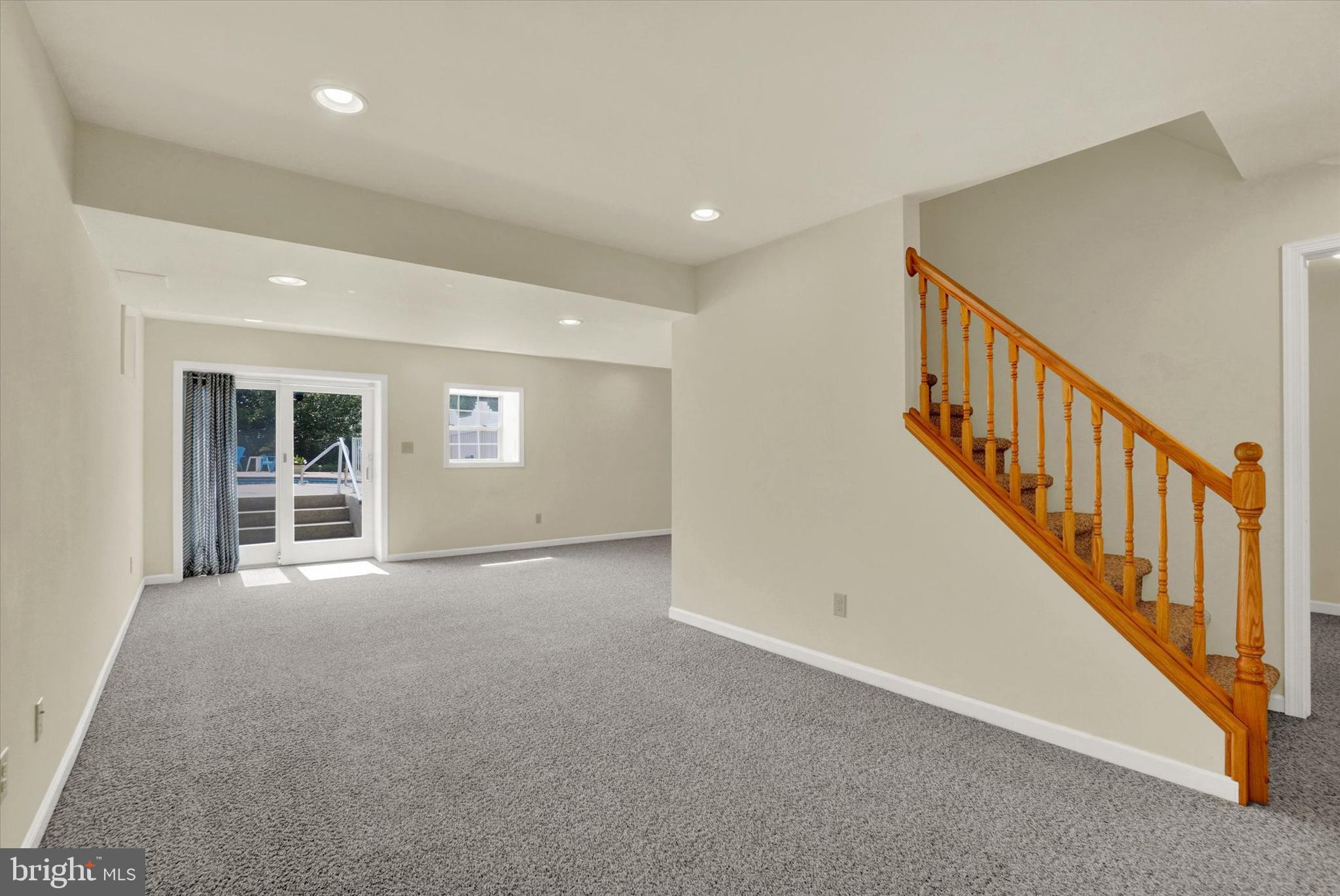 STEWARTSTOWN STATION - Residential