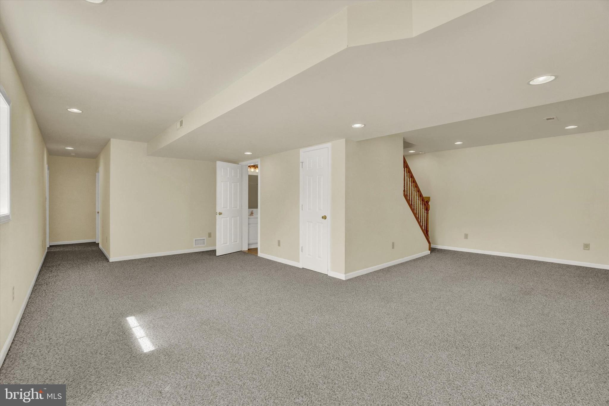 STEWARTSTOWN STATION - Residential