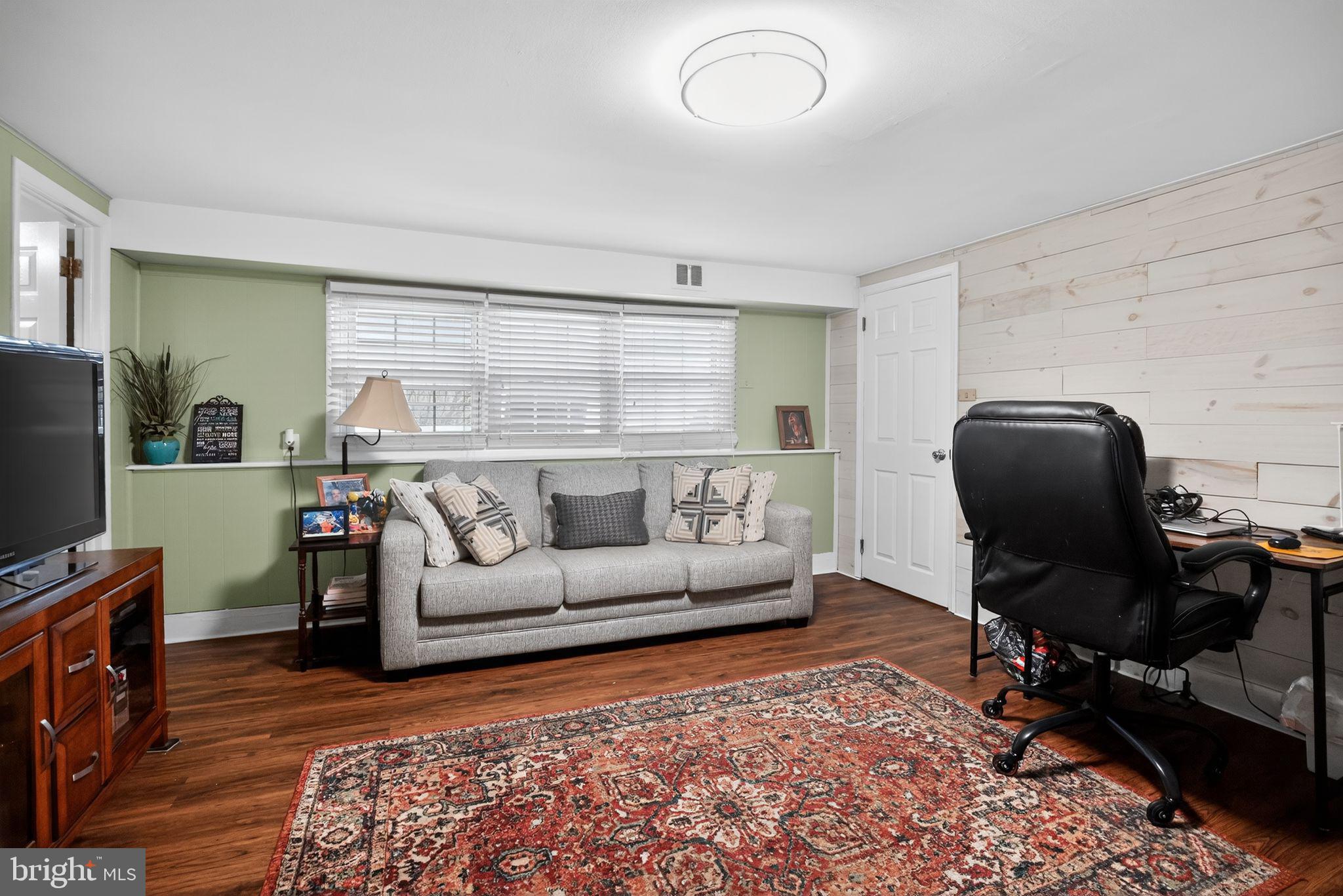 GLENSIDE - Residential