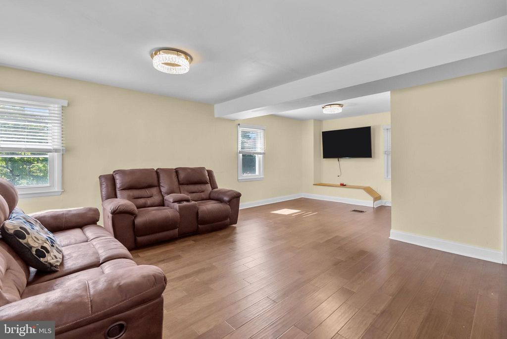 Photo of 533 Avenue F, FEASTERVILLE TREVOSE, PA 19053 (MLS # PABU2102380)