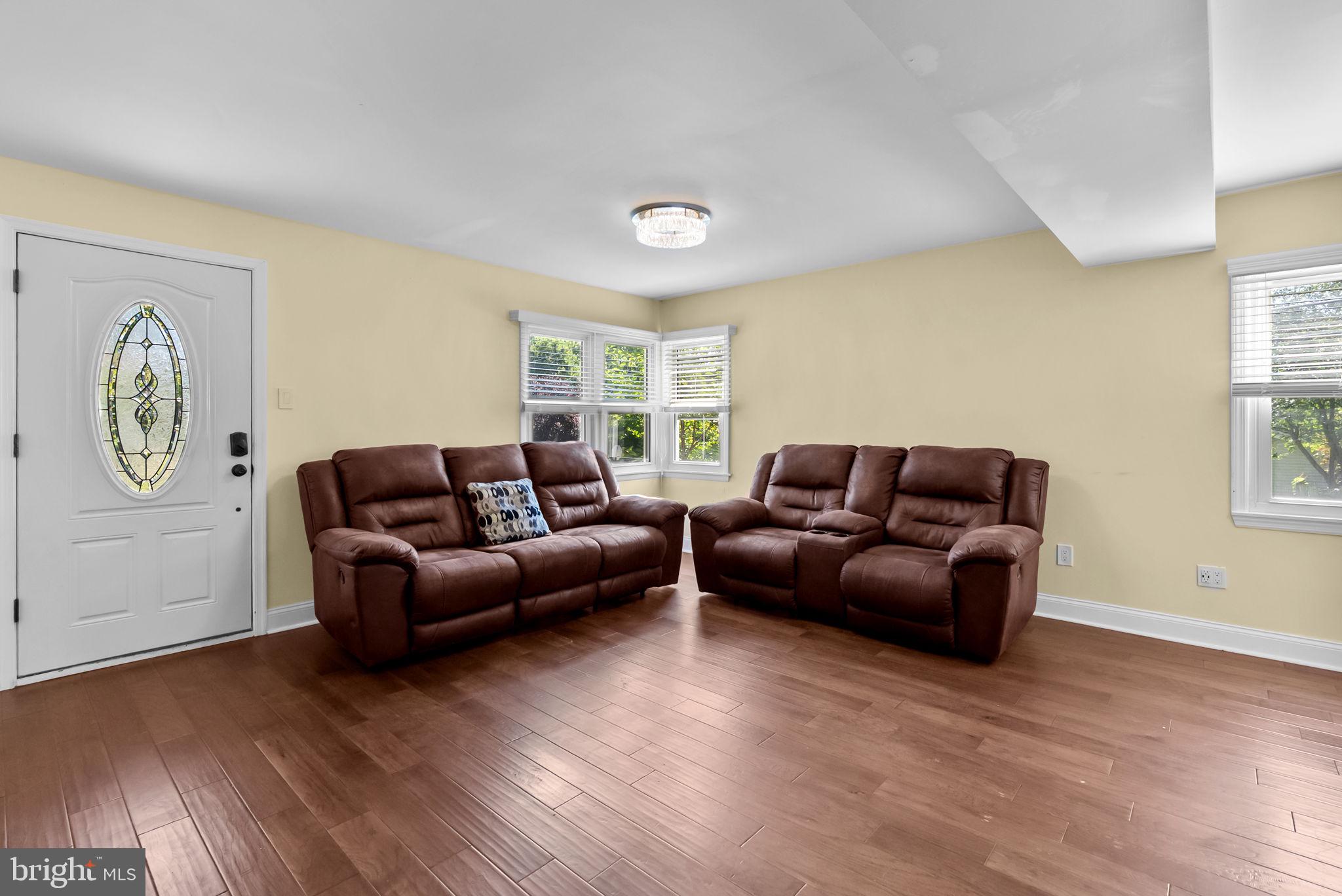 TREVOSE HGTS - Residential