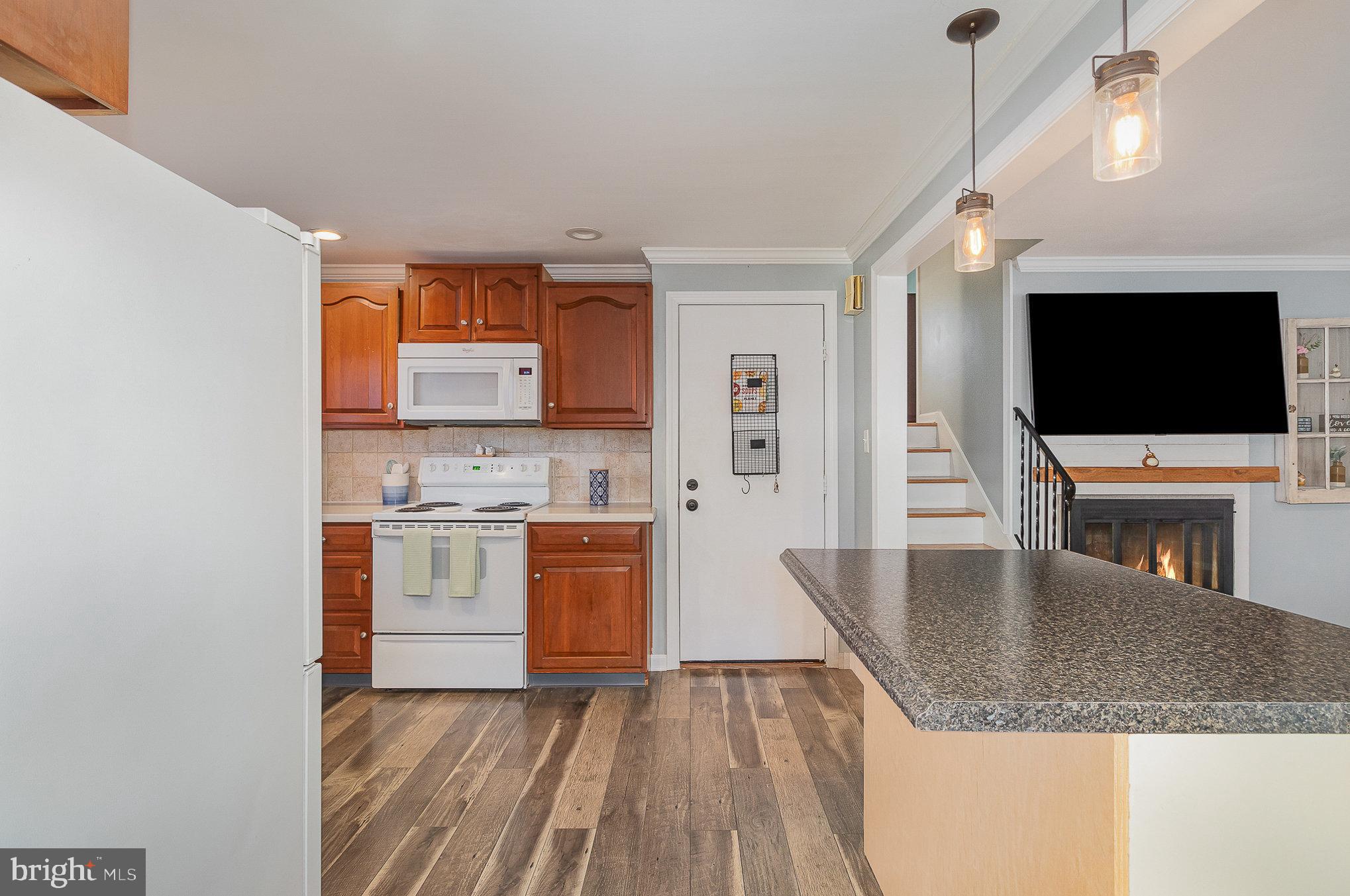 CEDAR CLIFF MANOR - Residential