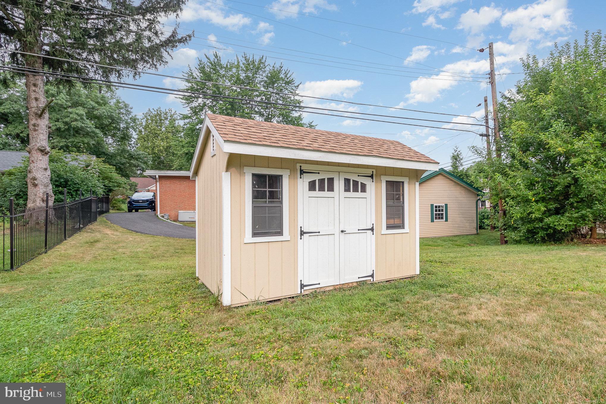 CEDAR CLIFF MANOR - Residential