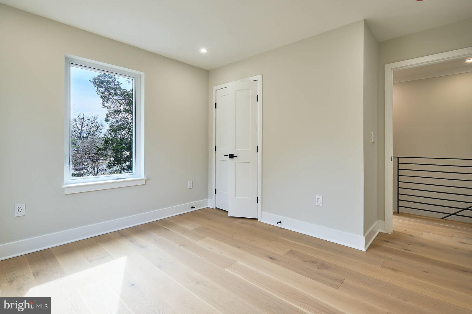 HOLLY KNOLLS - Residential Lease