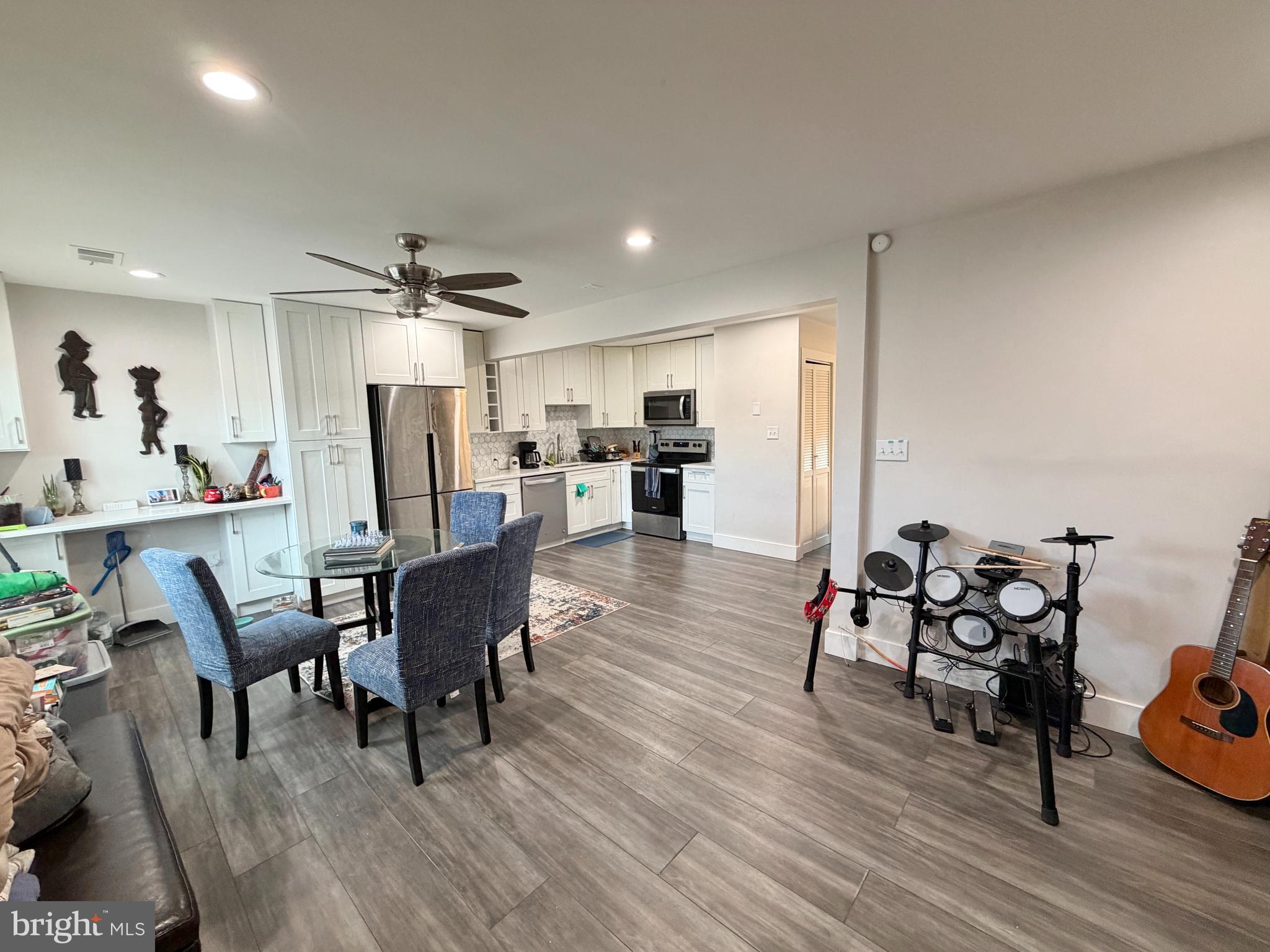 9518 MOOREGATE COURT