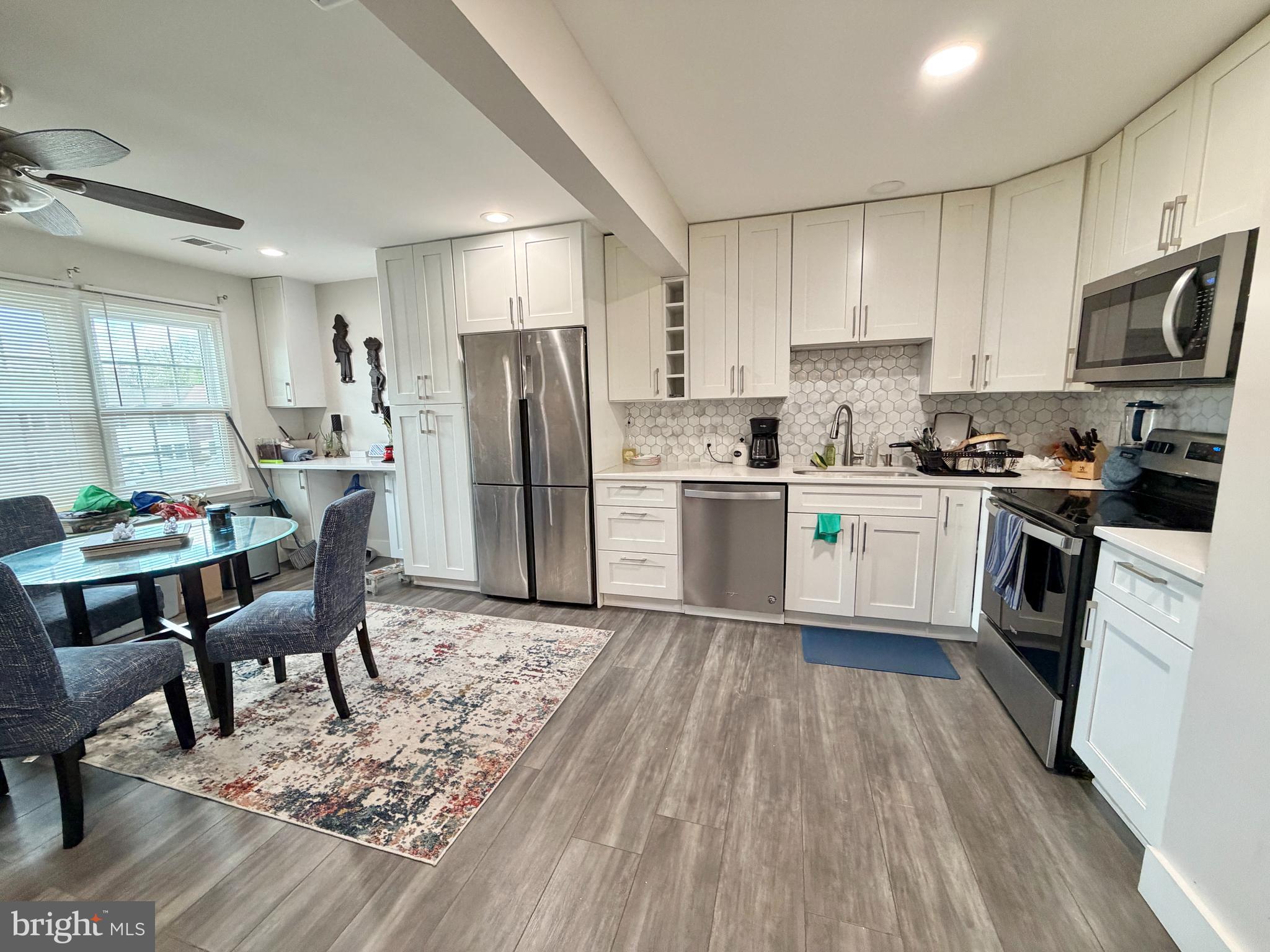 9518 MOOREGATE COURT