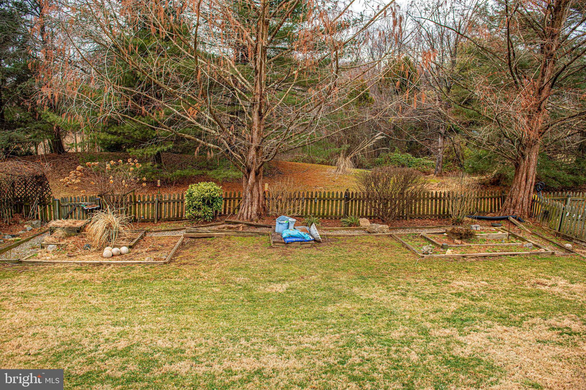 SINGER WOODS - Residential