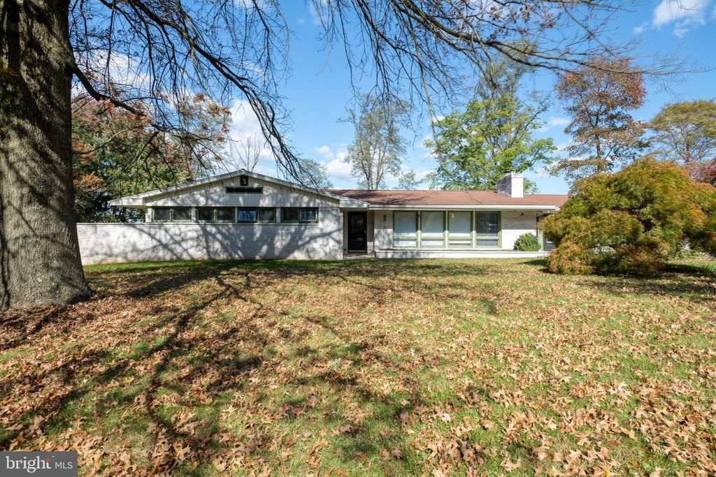 Photo of 5571 Lincoln Highway, GAP, PA 17527 (MLS # PALA2058910)