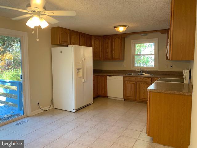 LAKEVIEW ESTATES - Residential