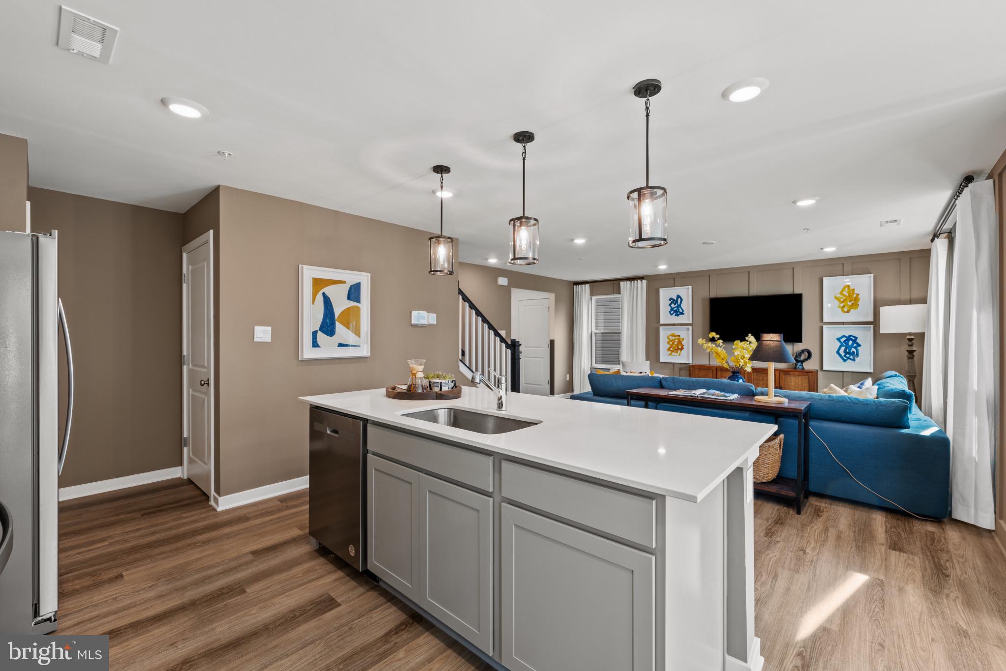 RIVERPOINTE - Residential