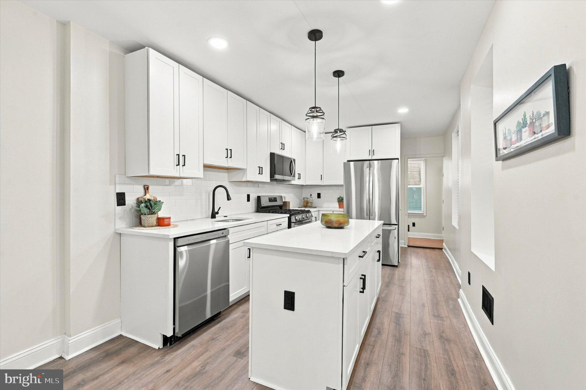 856 PERKIOMEN STREET 856