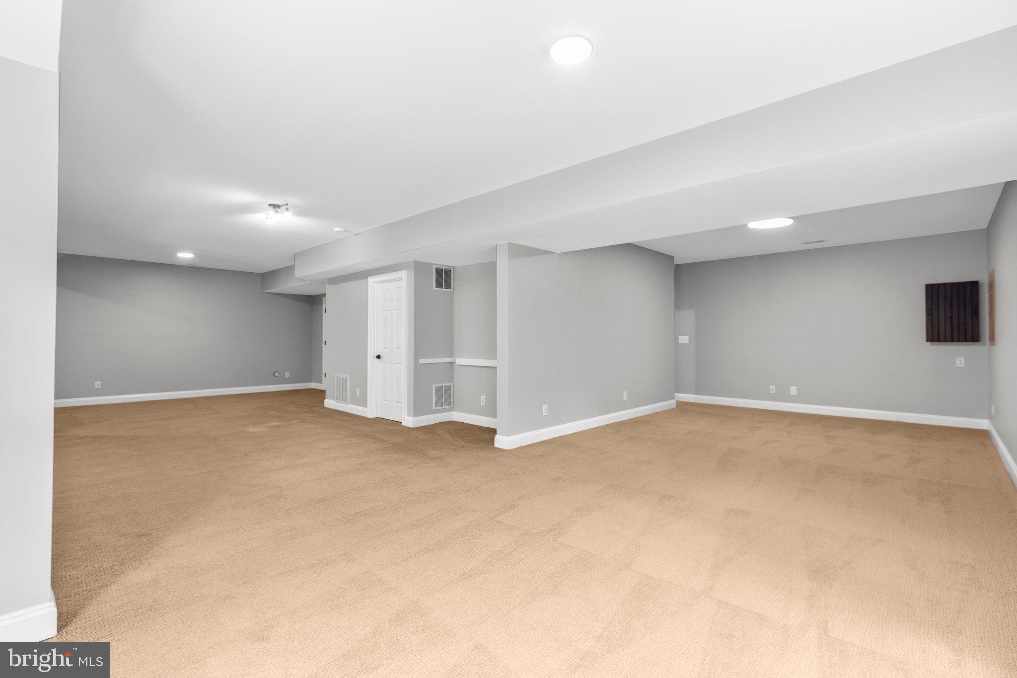 SEVEN LAKES - Residential