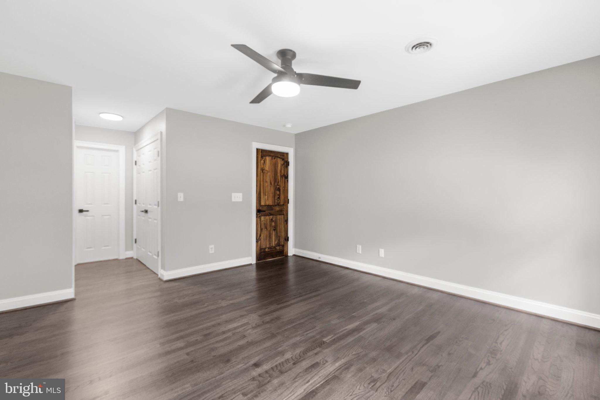 SEVEN LAKES - Residential