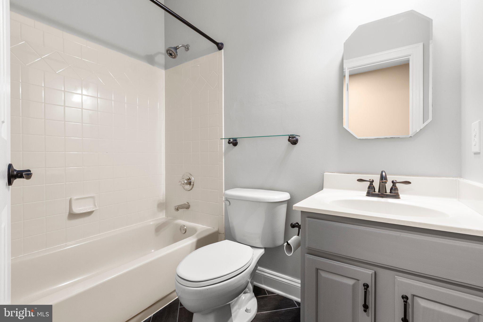 SEVEN LAKES - Residential