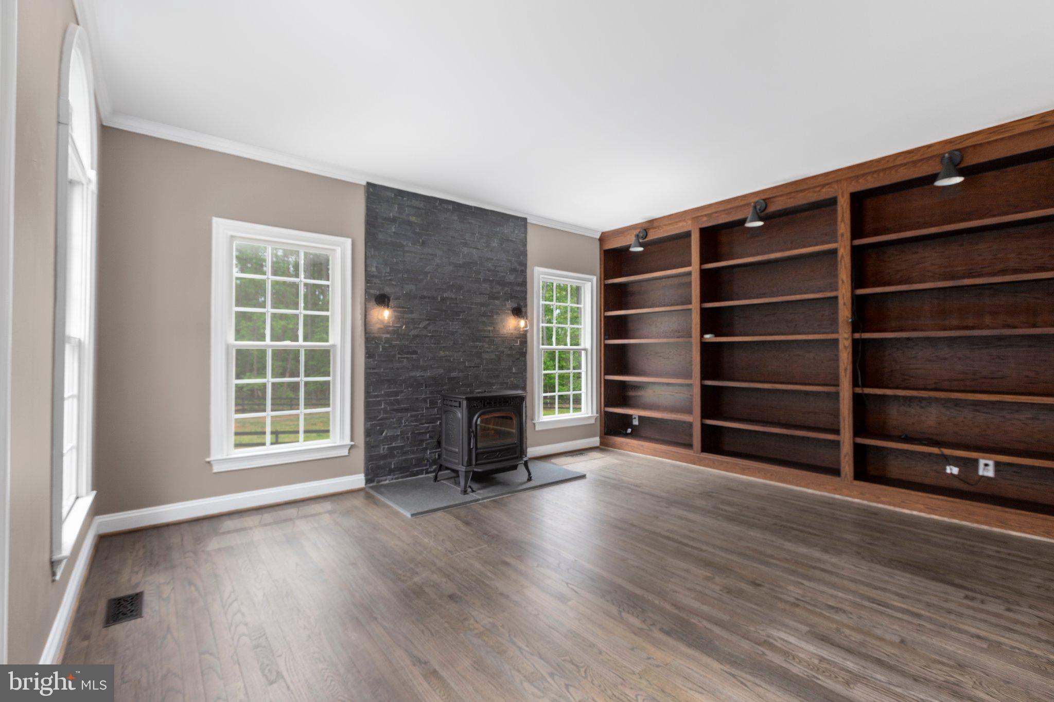 SEVEN LAKES - Residential