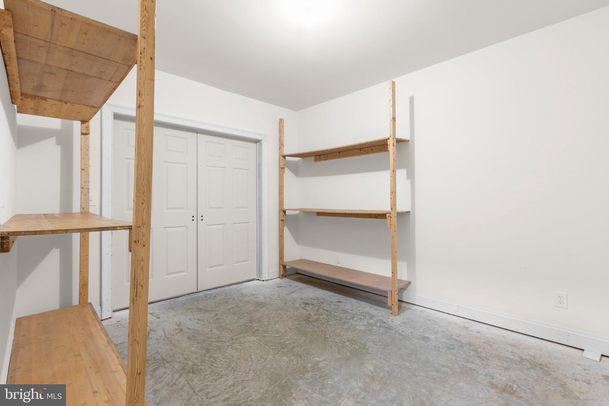 SEVEN LAKES - Residential