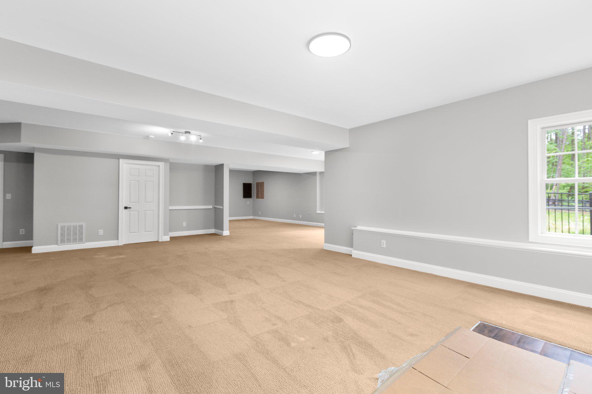 SEVEN LAKES - Residential