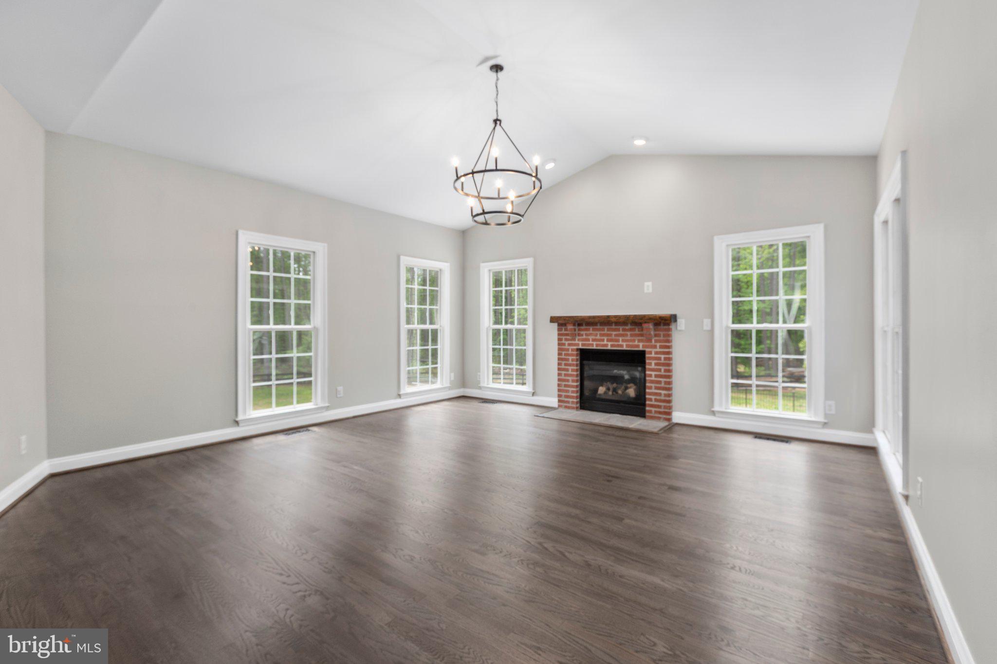 SEVEN LAKES - Residential