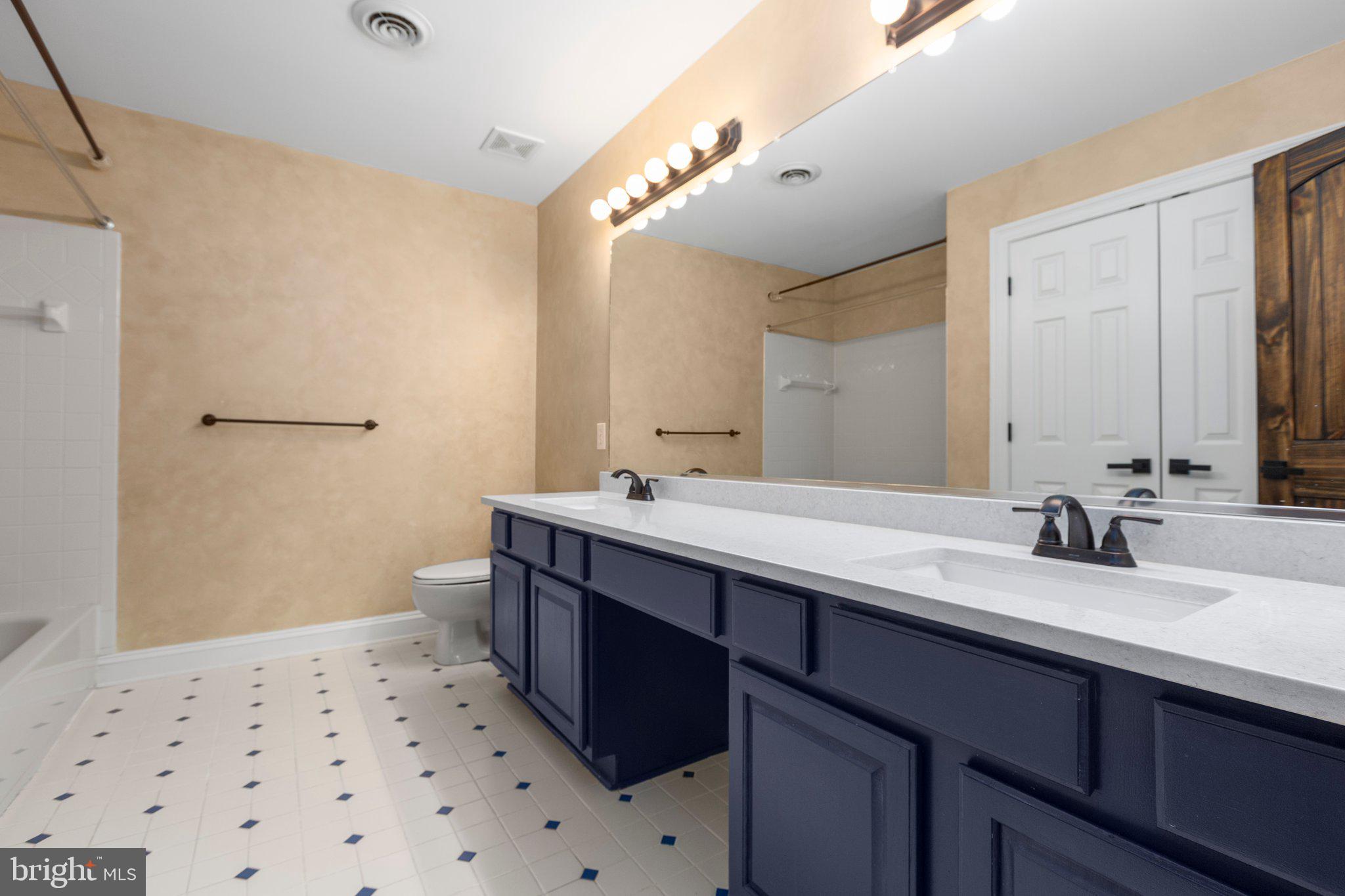 SEVEN LAKES - Residential