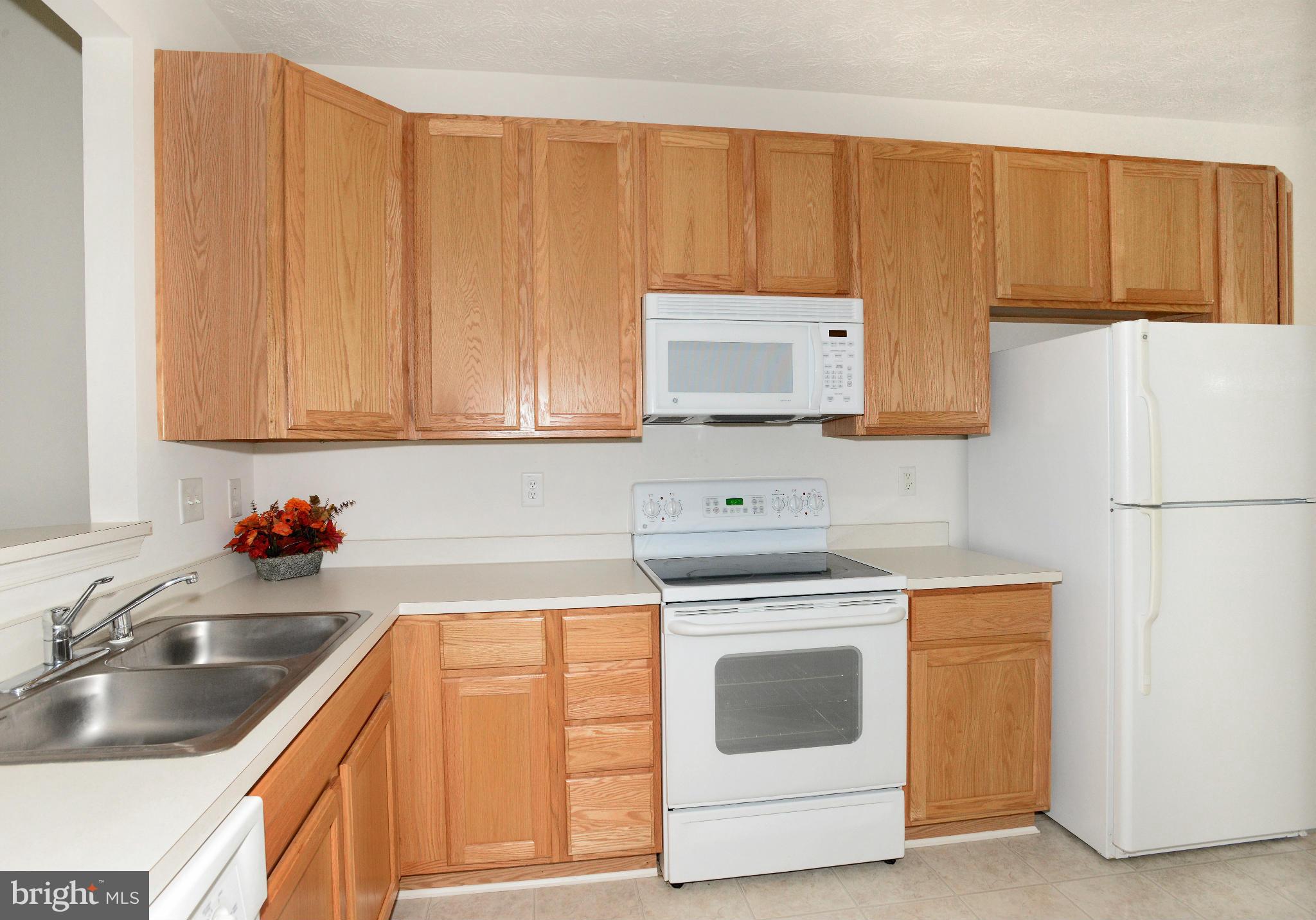 THE VILLAS AT HOLLYWOODS - Residential