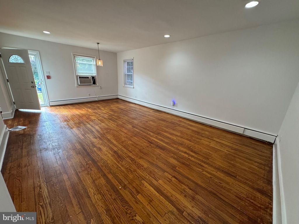Photo of 2323 Parkview Avenue #STORE 2, WILLOW GROVE, PA 19090 (MLS # PAMC2158564)