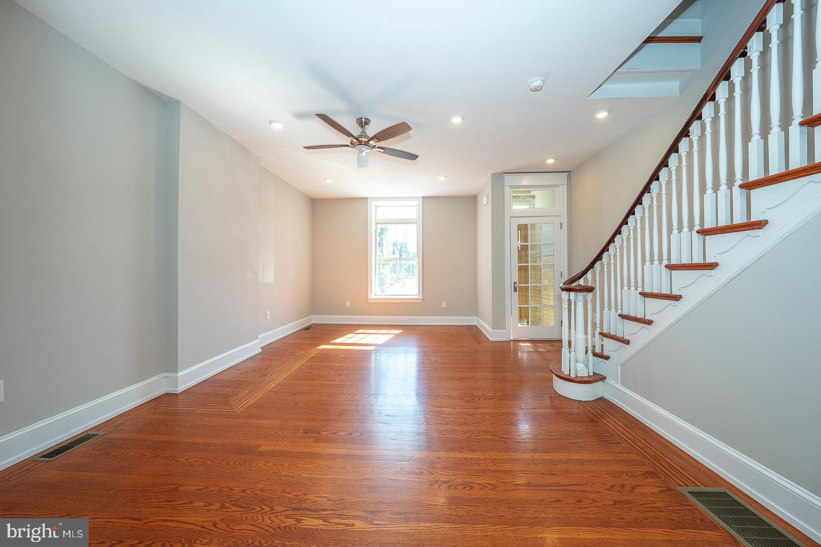 PASSYUNK SQUARE - Residential