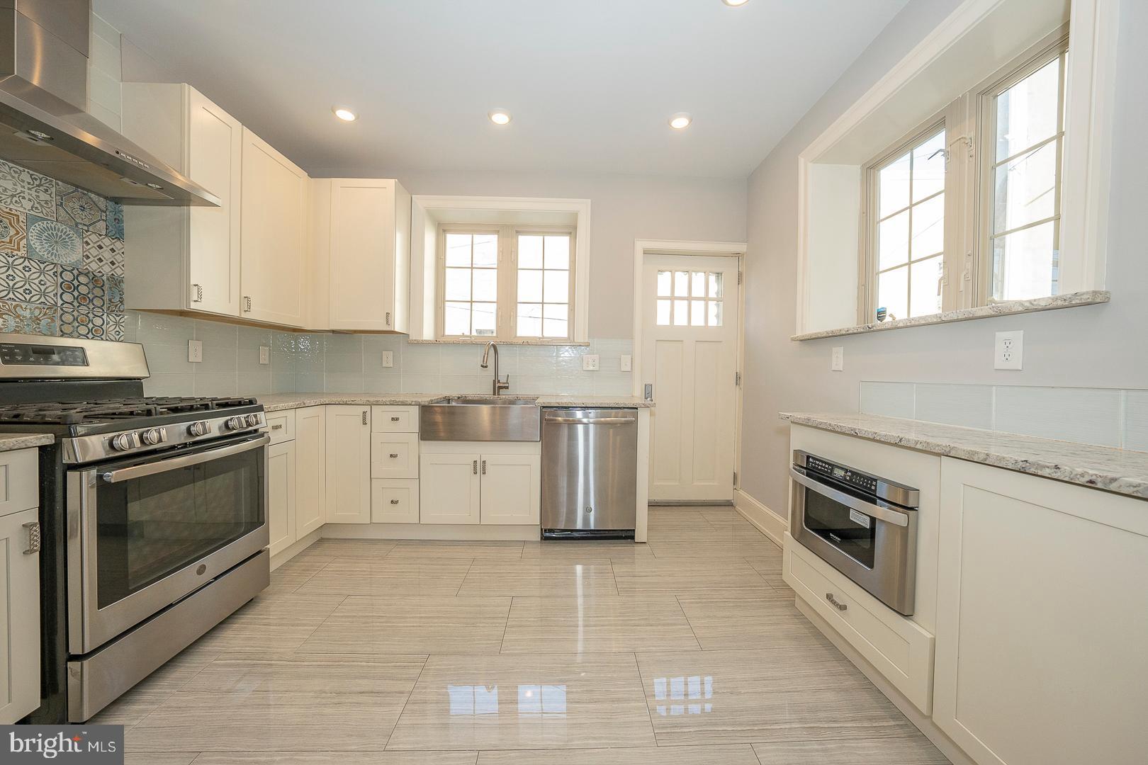 PASSYUNK SQUARE - Residential