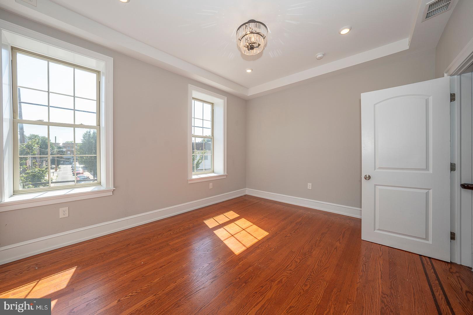 PASSYUNK SQUARE - Residential