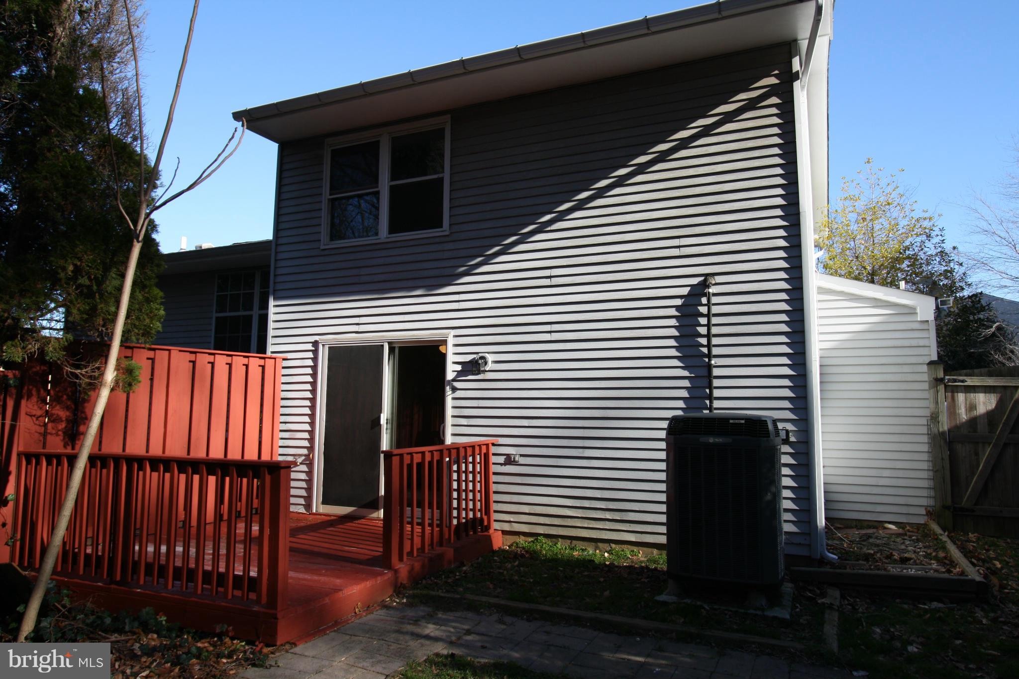 WHISPERING WOODS - Residential