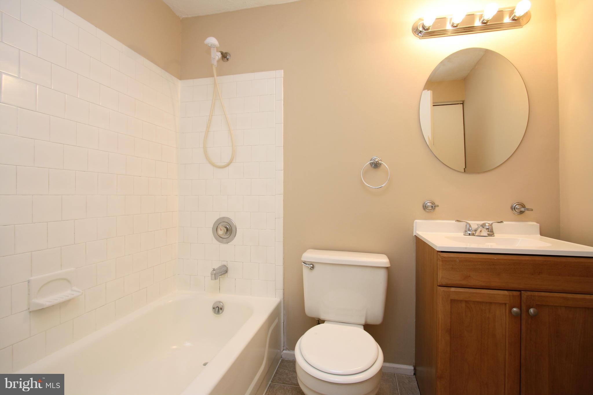 WHISPERING WOODS - Residential