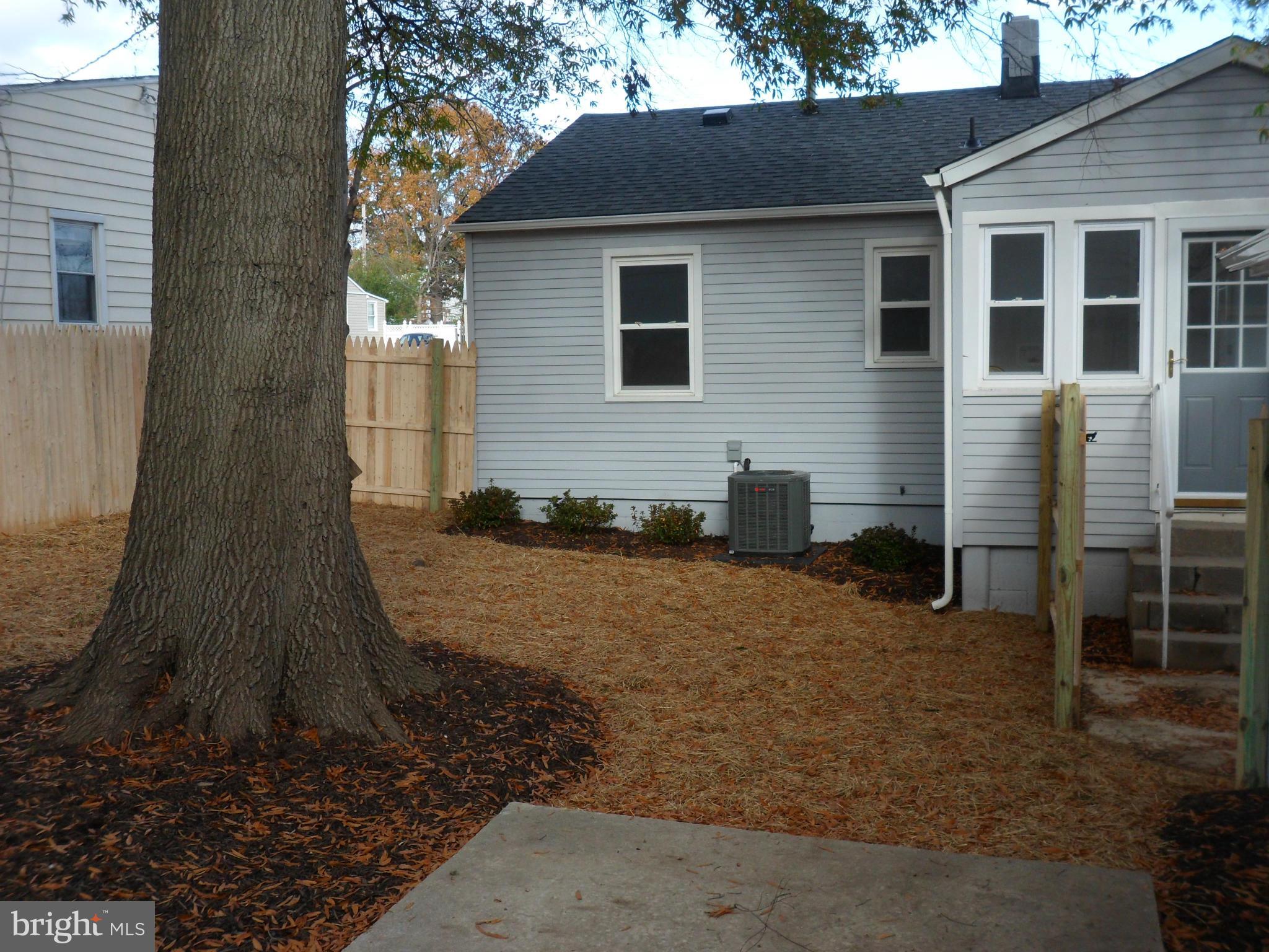 EDGEWATER - Residential