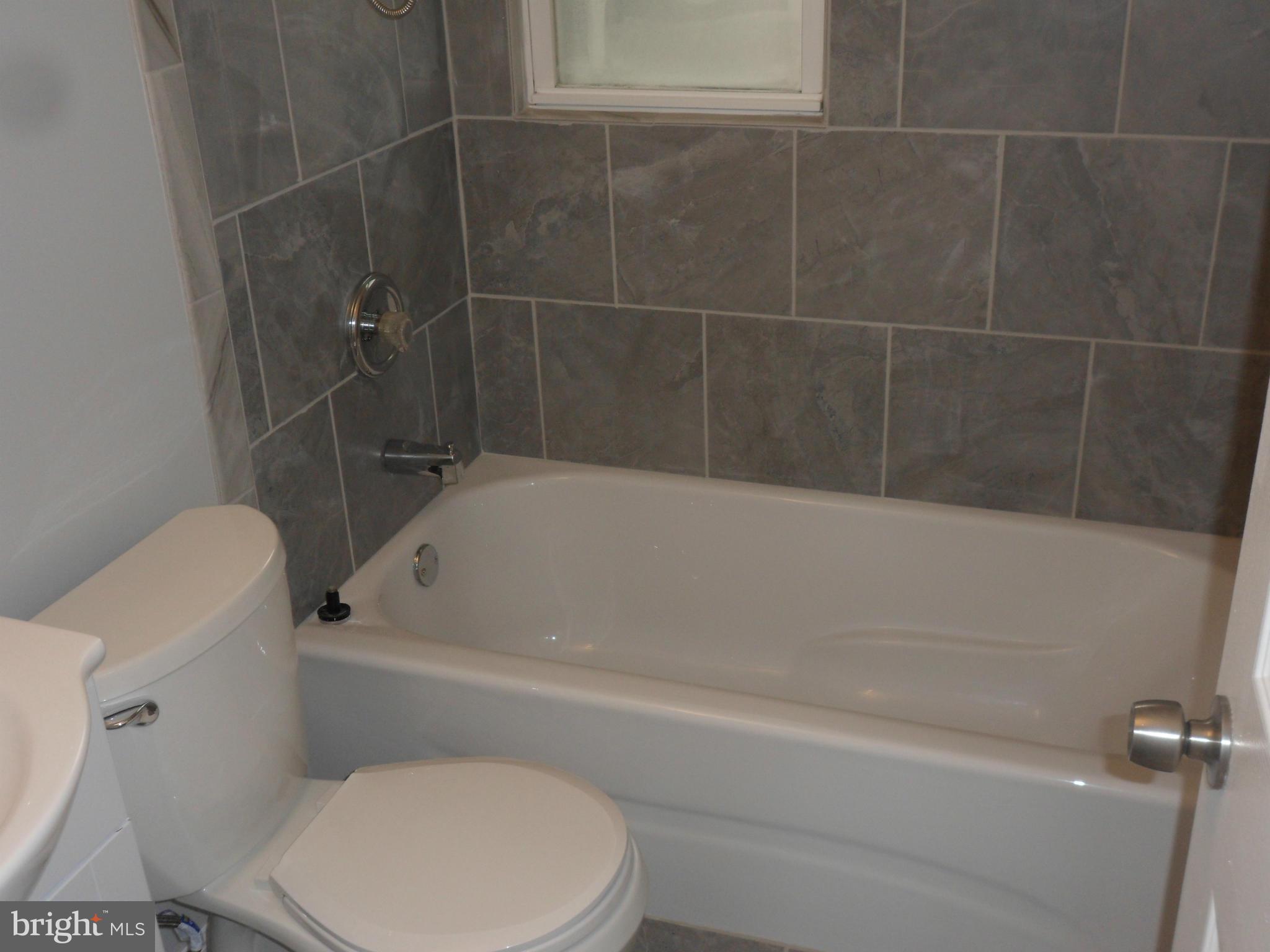 EDGEWATER - Residential