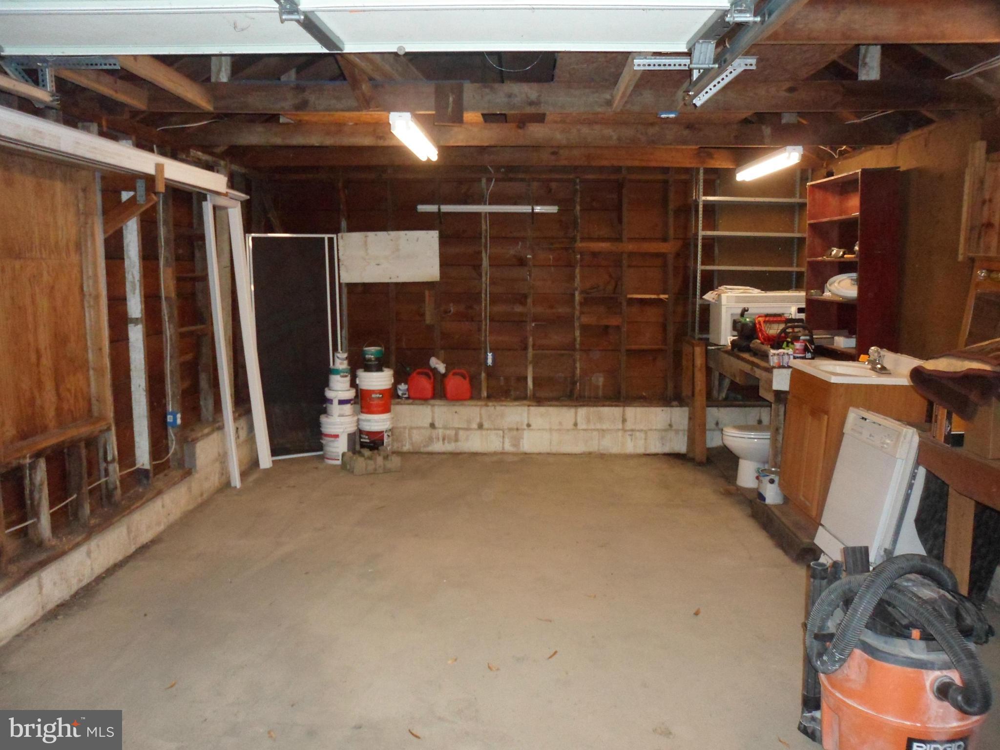 EDGEWATER - Residential