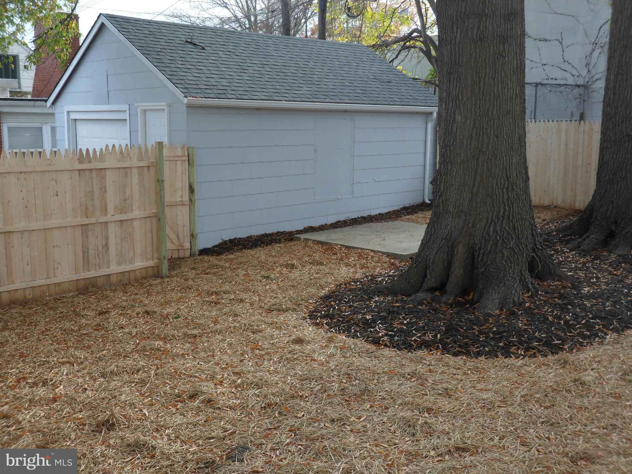 EDGEWATER - Residential