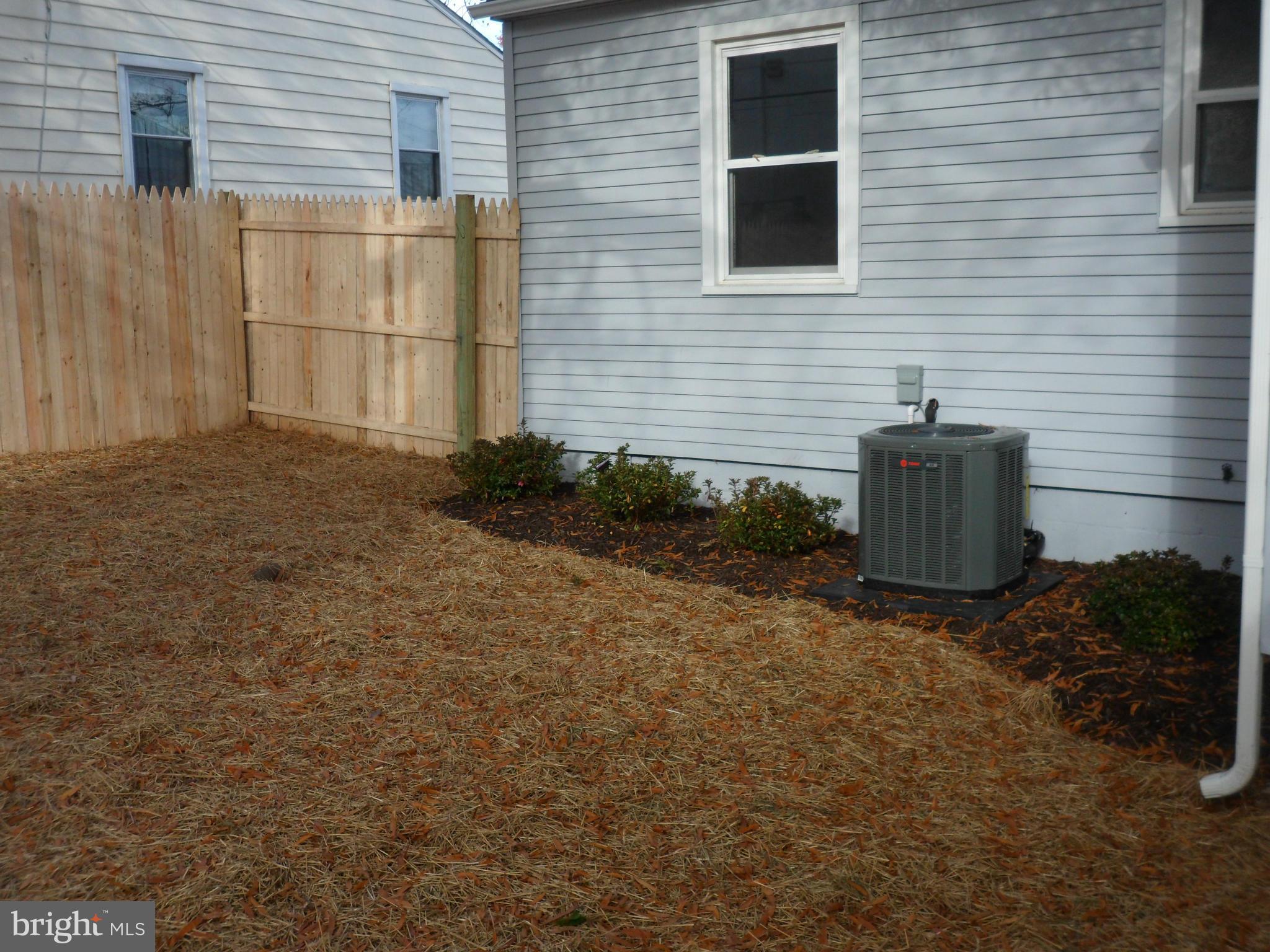 EDGEWATER - Residential