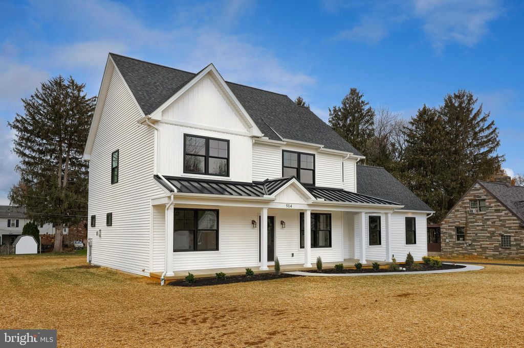 Photo of 514 Woodcrest Avenue, LITITZ, PA 17543 (MLS # PALA2080094)