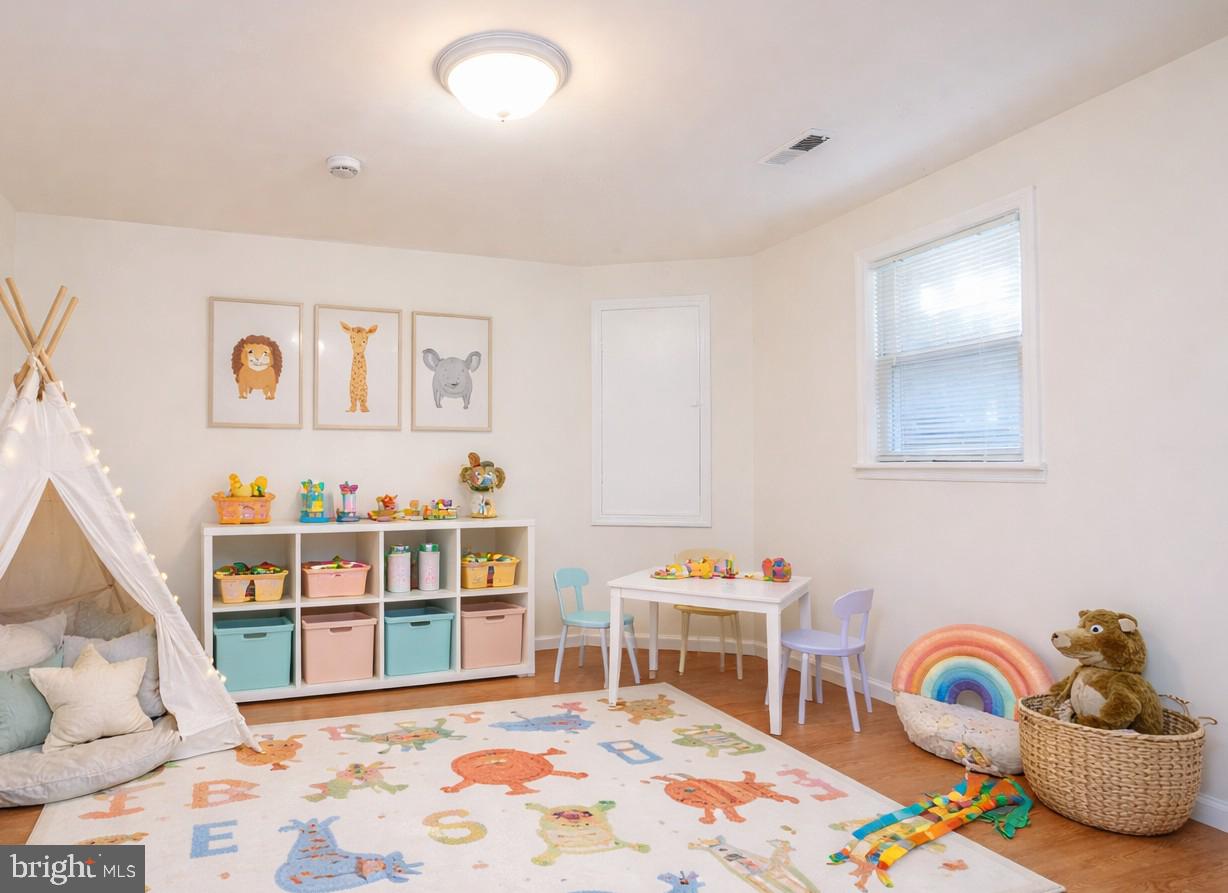 BETHESDA COURT - Residential