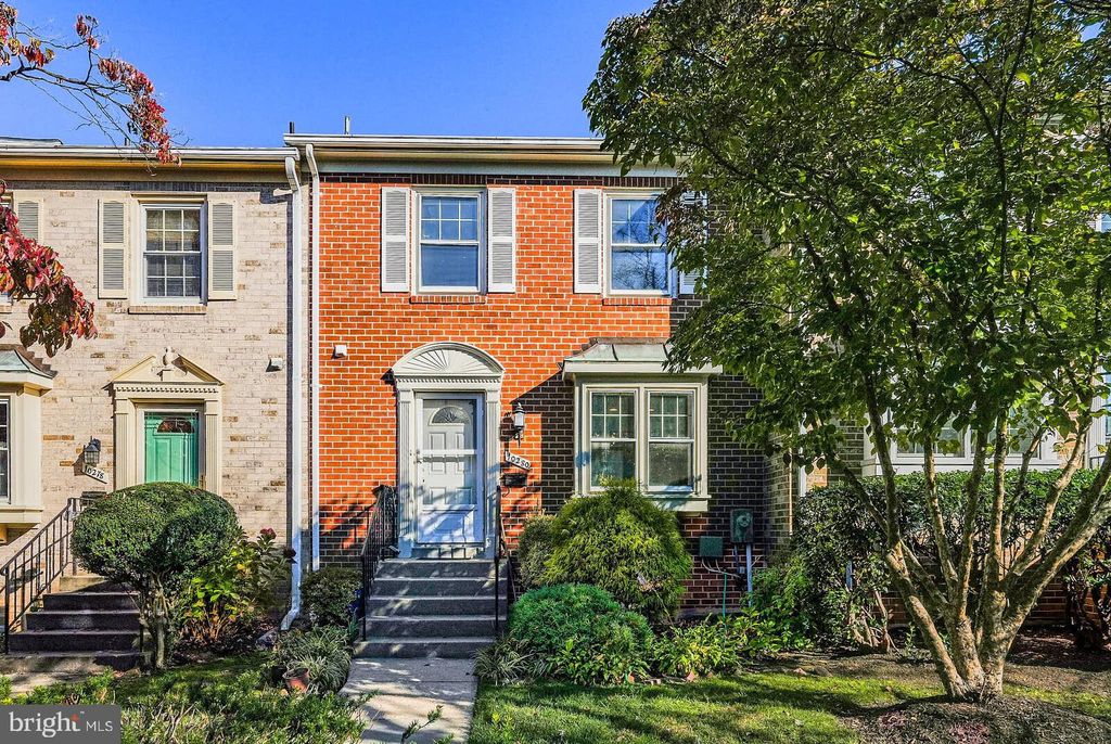 Photo of 10280 Arizona Circle #63, BETHESDA, MD 20817 (MLS # MDMC2211228)