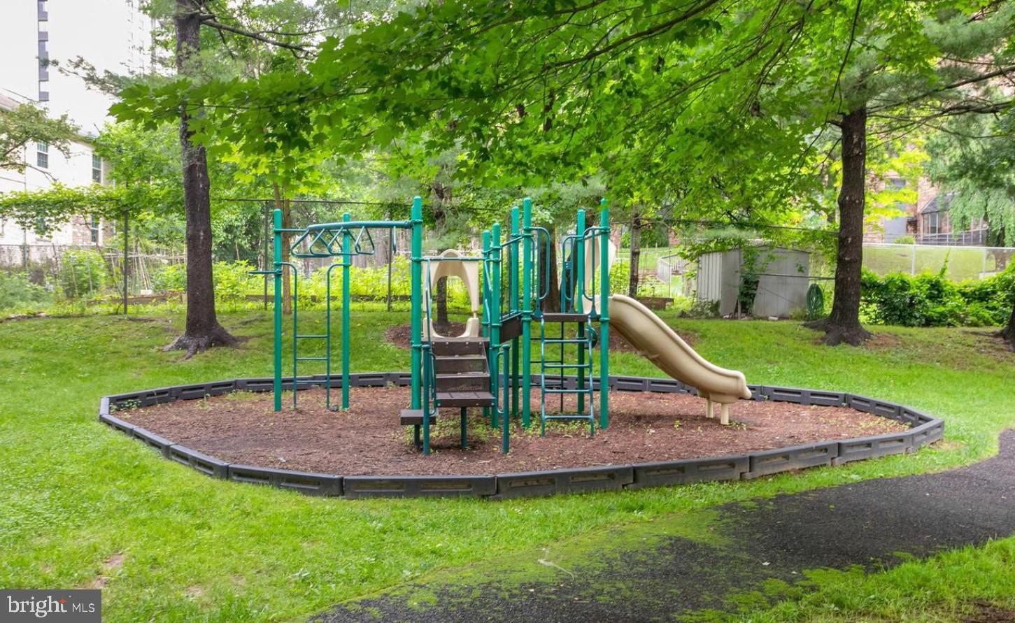 BETHESDA COURT - Residential