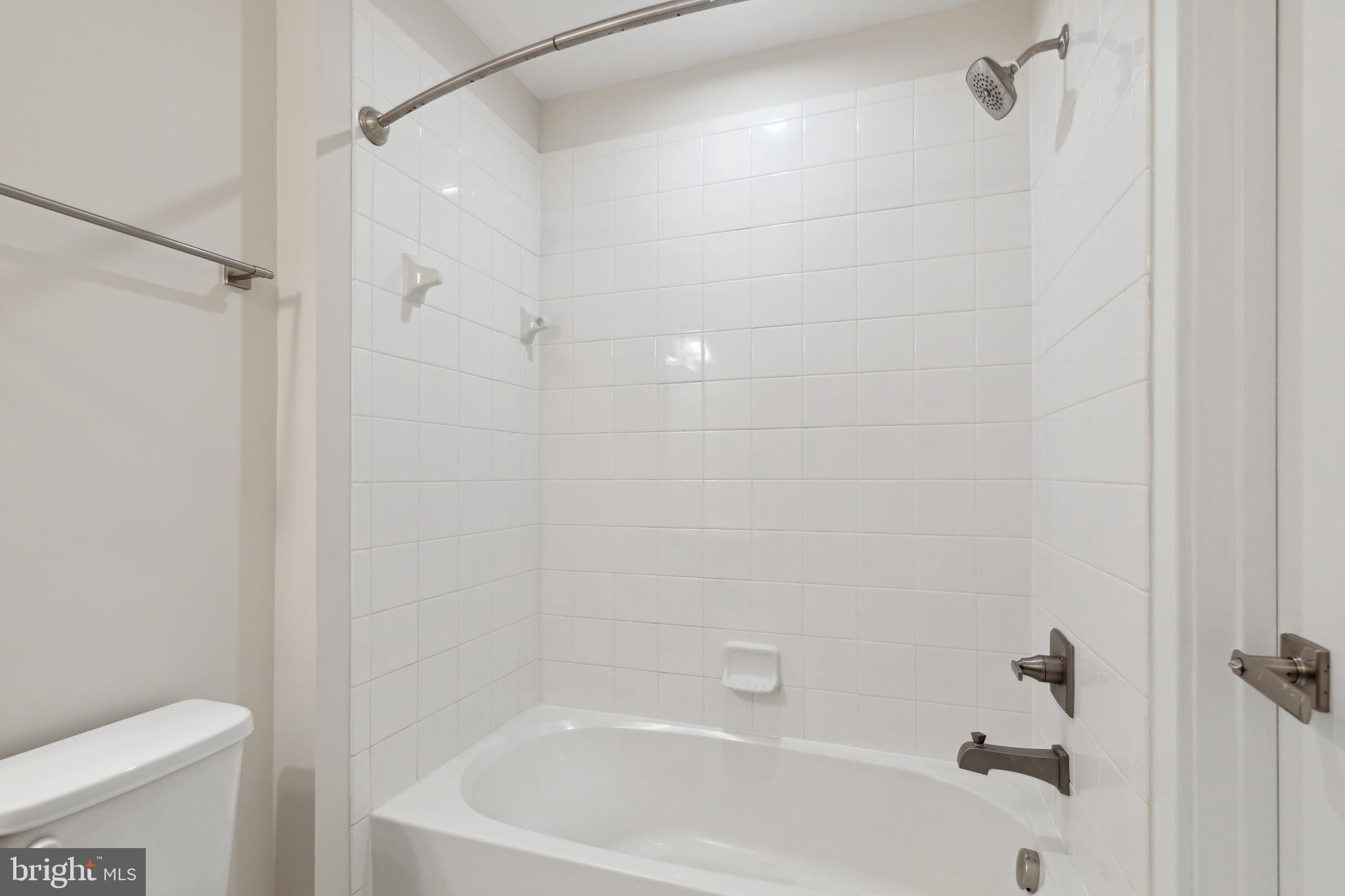 CREEKSIDE VILLAGE AT TANYARD SPRINGS - Residential