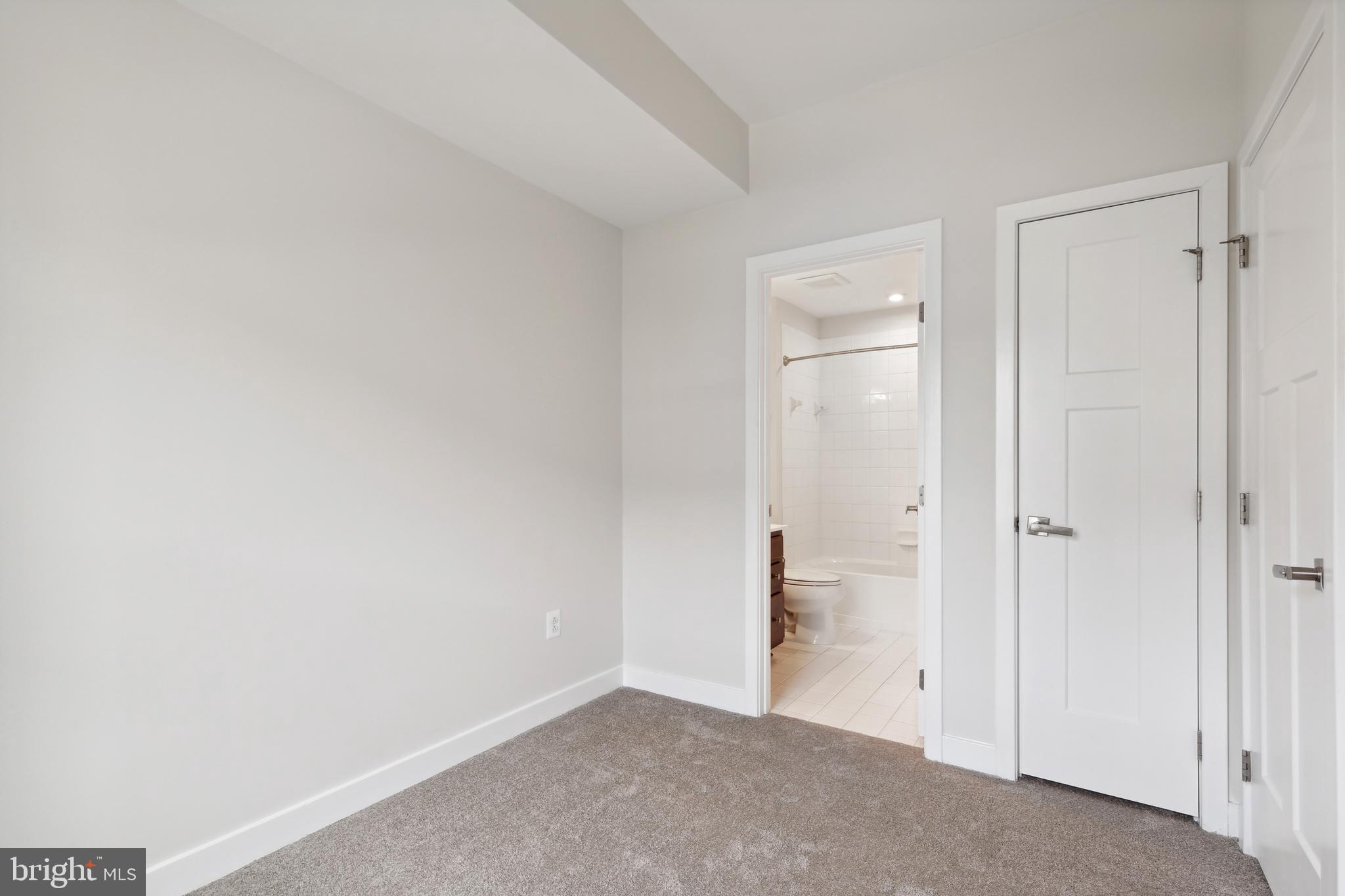 CREEKSIDE VILLAGE AT TANYARD SPRINGS - Residential