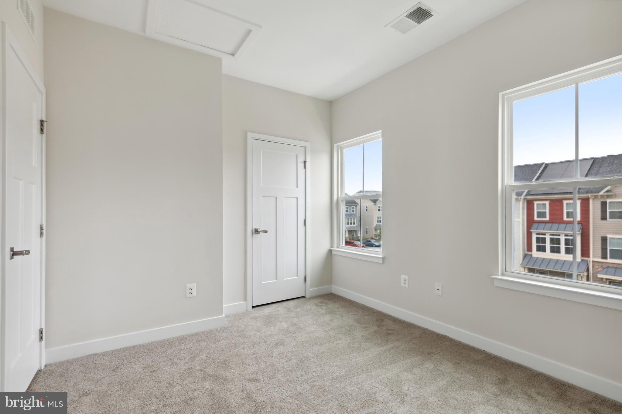 CREEKSIDE VILLAGE AT TANYARD SPRINGS - Residential