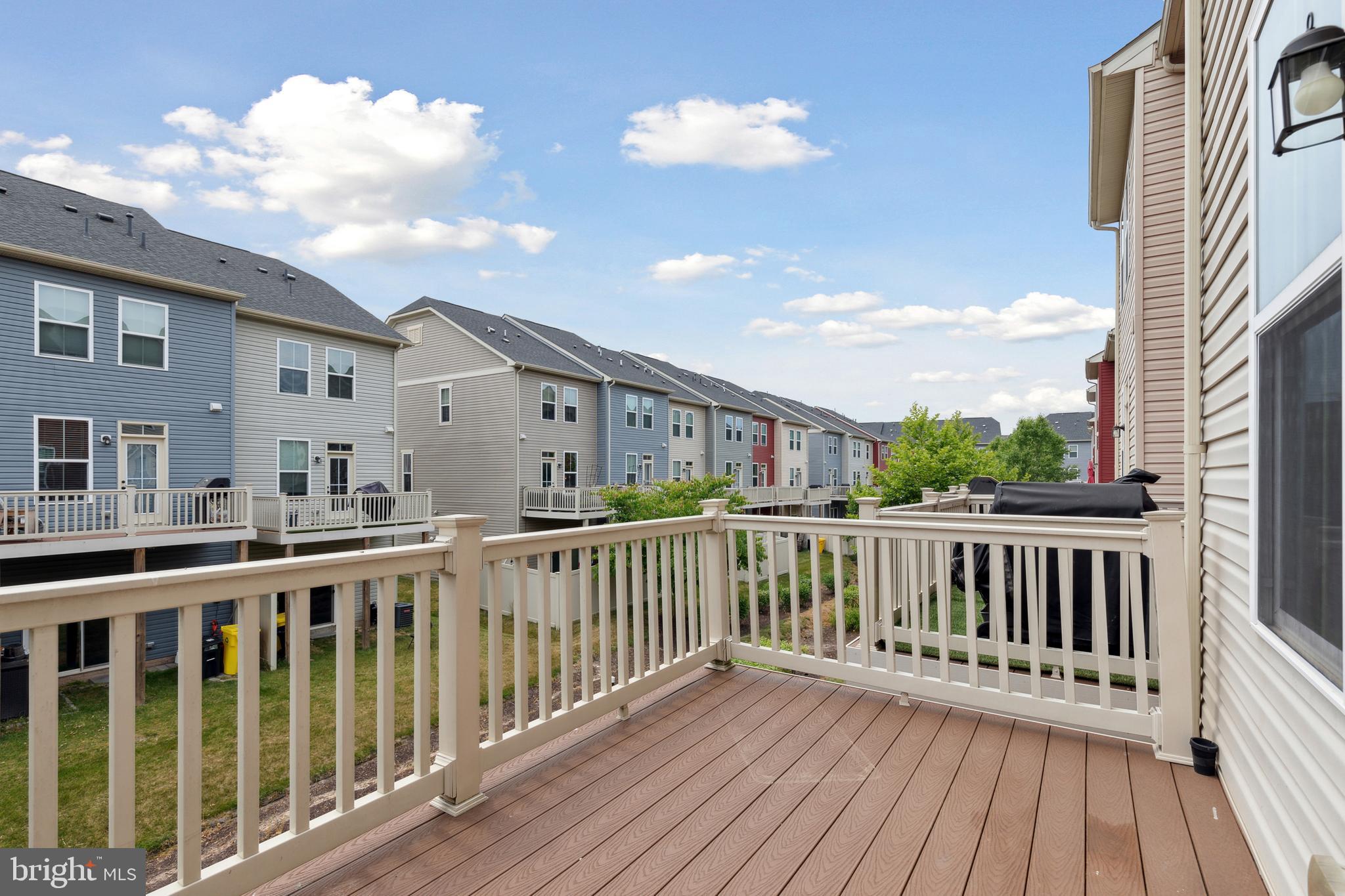 CREEKSIDE VILLAGE AT TANYARD SPRINGS - Residential