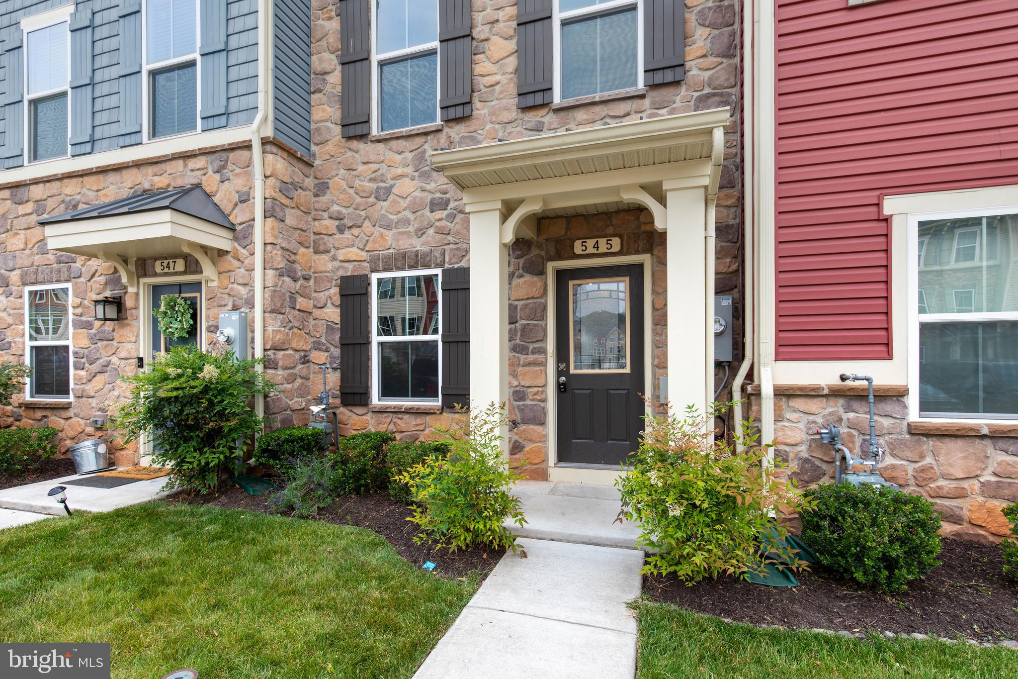 CREEKSIDE VILLAGE AT TANYARD SPRINGS - Residential