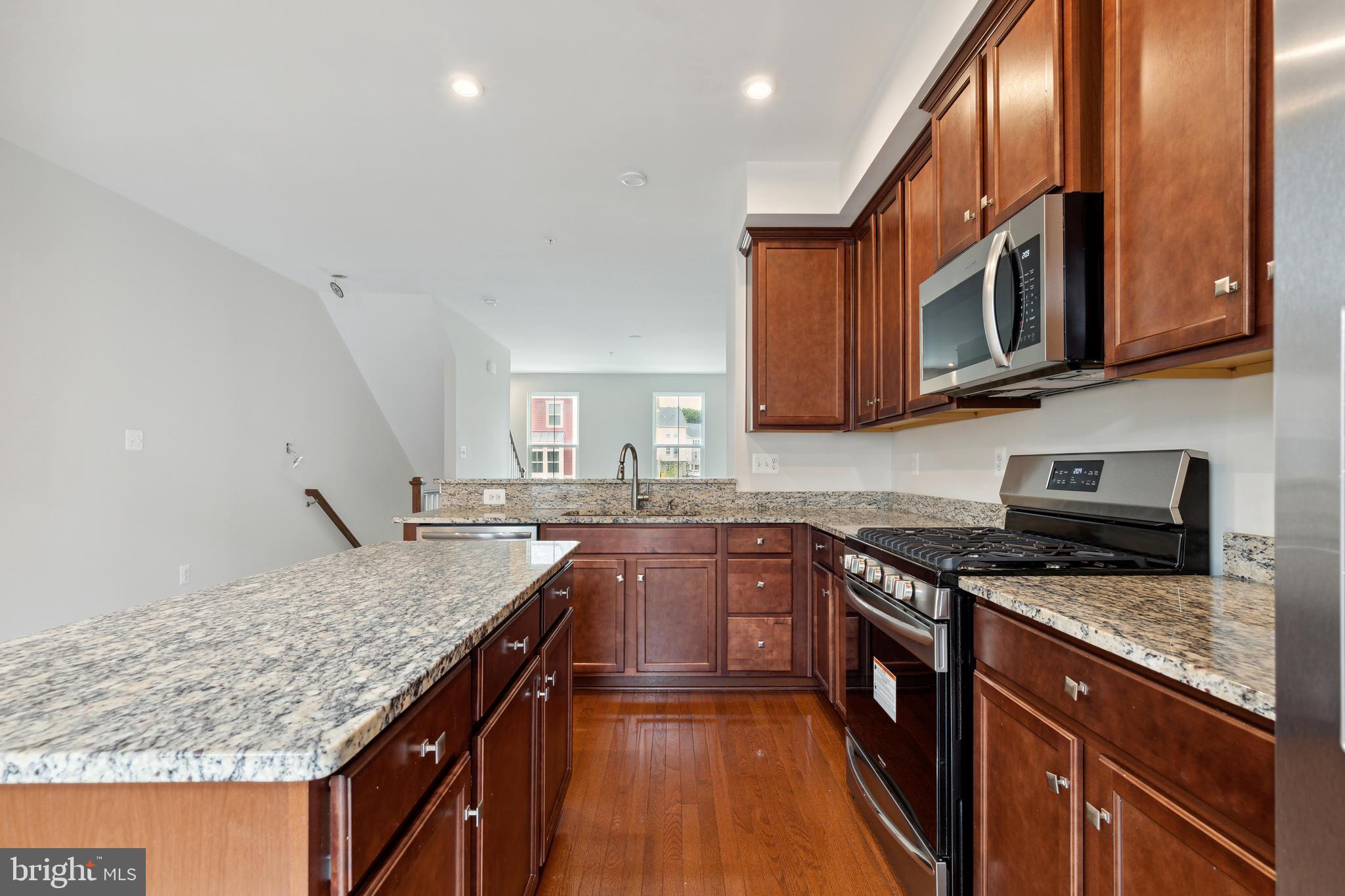 CREEKSIDE VILLAGE AT TANYARD SPRINGS - Residential