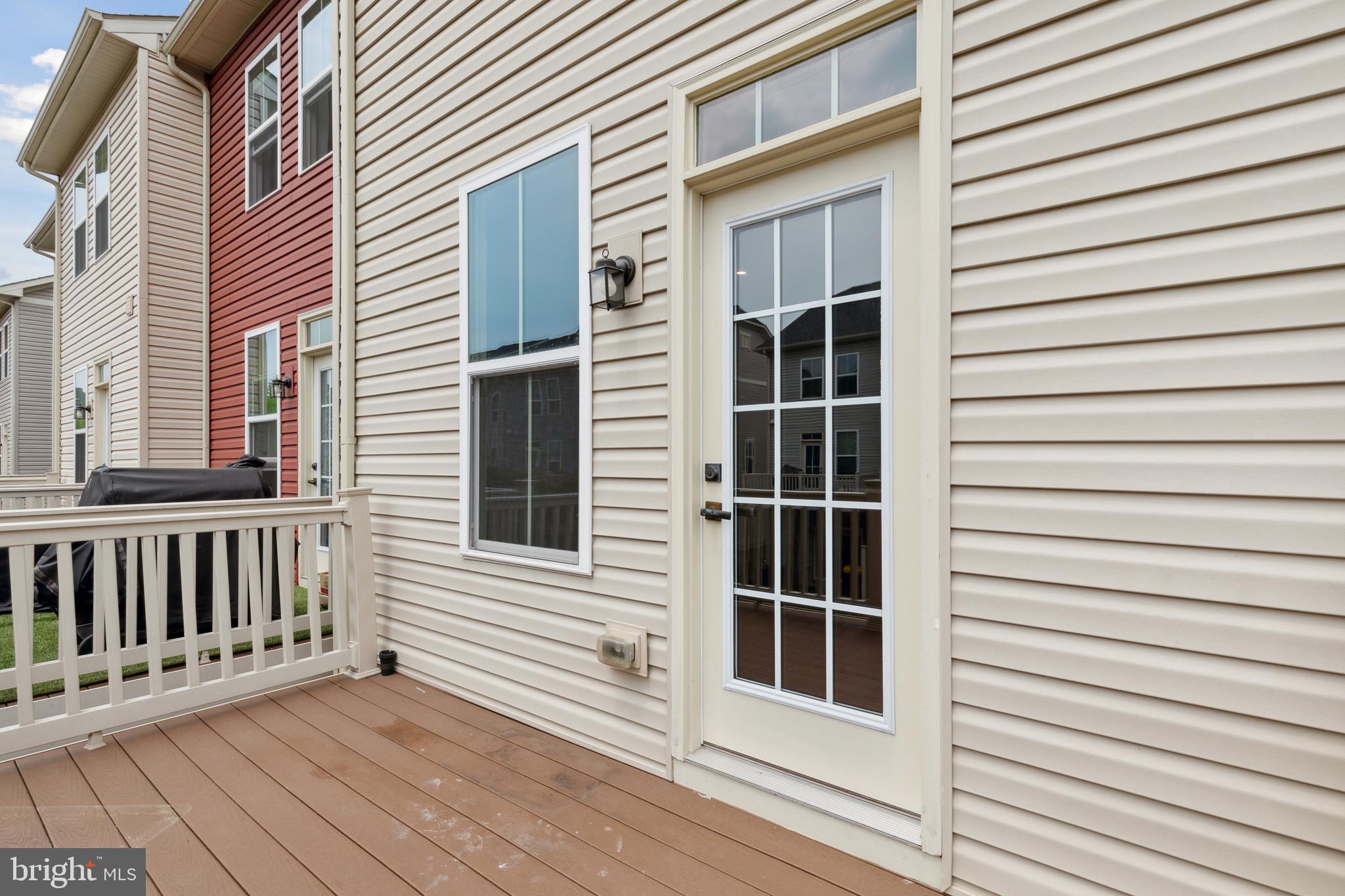 CREEKSIDE VILLAGE AT TANYARD SPRINGS - Residential